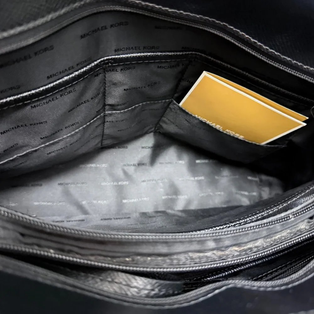 Michael Kors Voyager‎ Tote Black Saffiano Leather Gold Hardware Double Strap